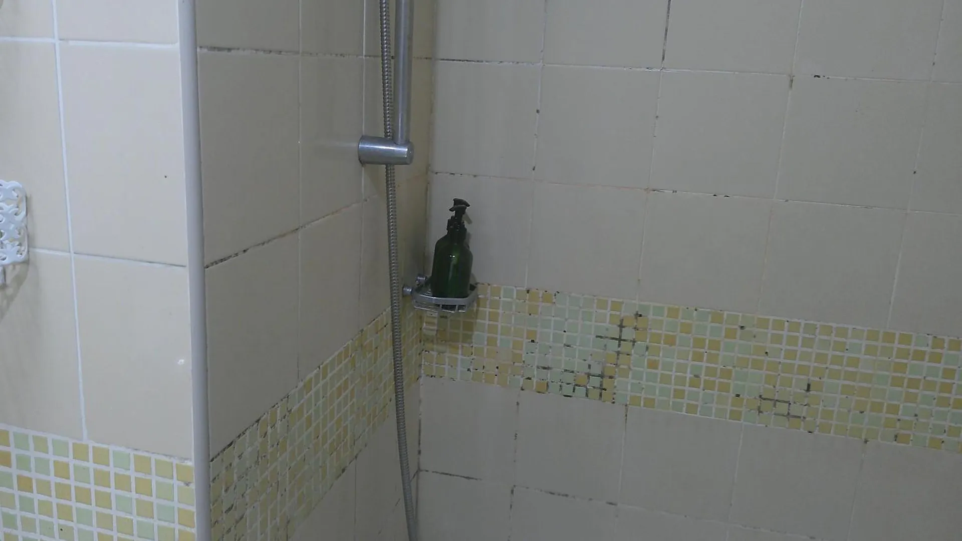 Ruby Star Private Room With Sharing Washrooms 426 Dubai United Arab Emirates