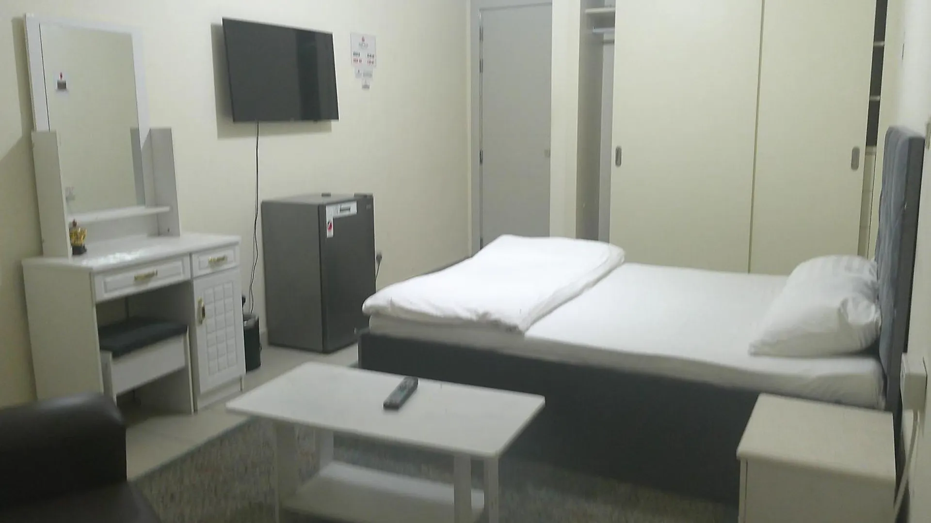 Inn Ruby Star Private Room With Sharing Washrooms 426 Dubai United Arab Emirates