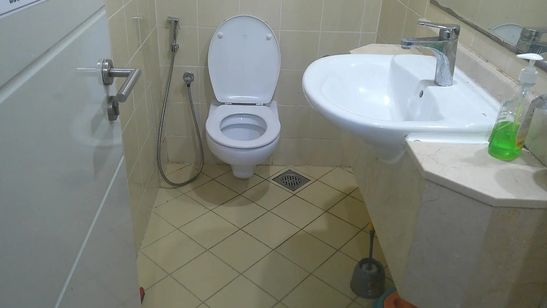 Ruby Star Private Room With Sharing Washrooms 426 Dubai United Arab Emirates